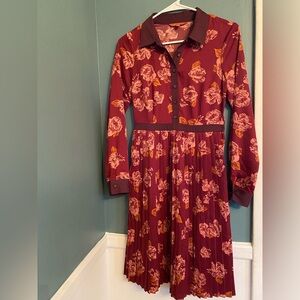 ModCloth women’s dress - size 0 - long sleeve - pleated skirt - great condition